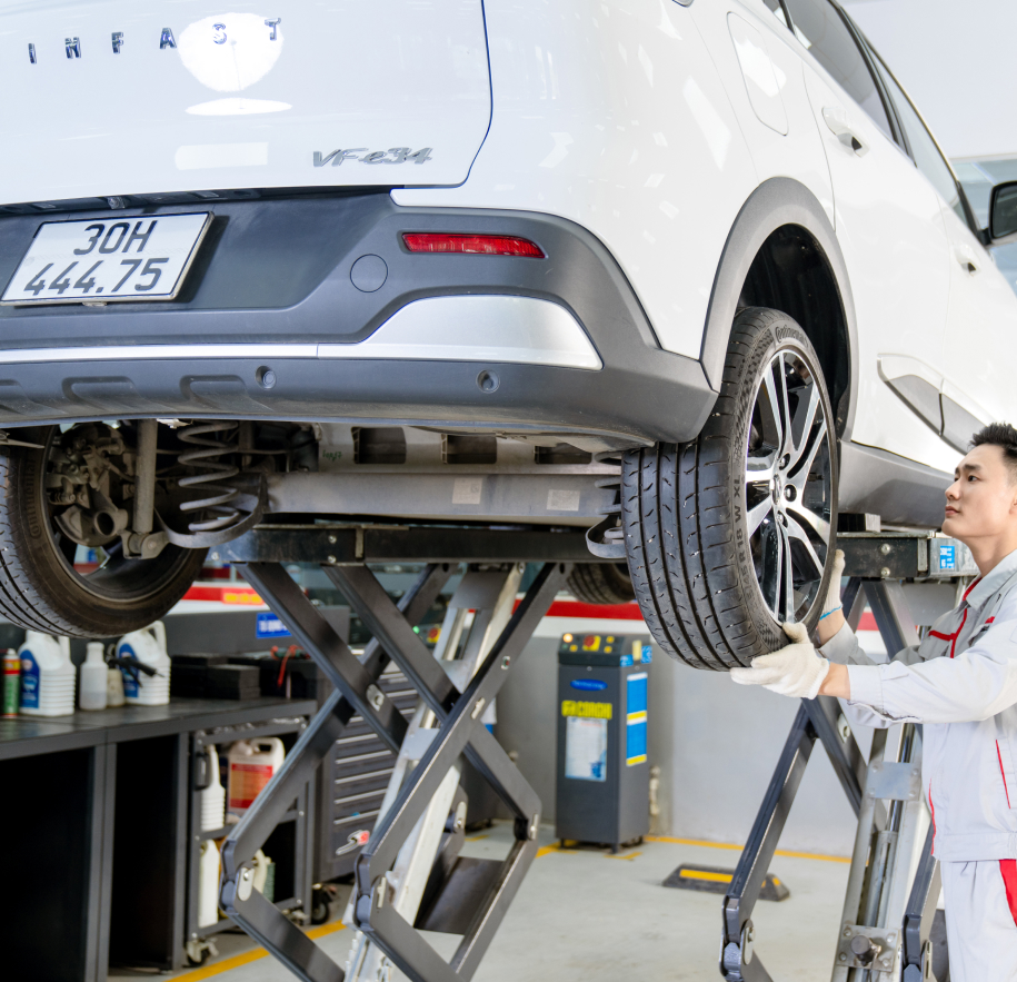 VinFast accessories installation